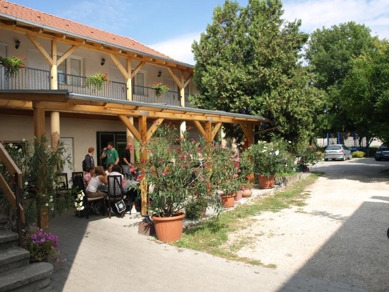 Hársfavirág Vendégház Pápa Exterior foto